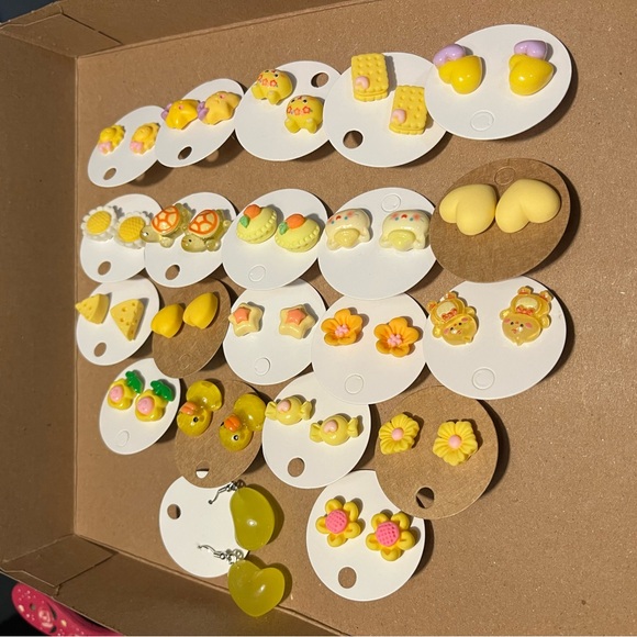 #11 NEW Handmade BIG Yellow Earrings Set - Picture 2 of 8